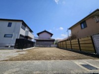 ☆土地約39坪、間口約8.61ｍ、前面道路約7.7ｍ☆建築条件なし、お好きなハウスメーカーで建築可能です☆2階建てのお家や2世帯住宅等幅広いプランニングが可能
