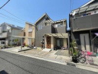 ～平成28年築の木造2階建ての３ＳＬＤＫ～
天井高約2.5m以上の解放感溢れる空間