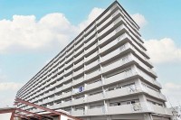 ～高層階１０階部分２ＬＤＫ！令和７年３月リフォーム済みです♪～
南向きバルコニーのため日当たり良好♪
エアコン１台・レースカーテン付き！