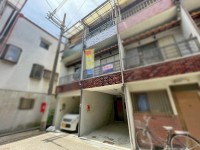～車庫付き鉄骨造３階建て３ＤＫ～
収益用としてもぜひご検討ください！