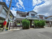 ～木造２階建て５ＳＤＫ～
全居室６帖以上あり♪
建替え用地としてもいかがでしょうか。