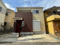 GNスタイル ～２０１４年建築、３ＳＬＤＫ～
全居室に収納スペースが確保されておりお部屋をスッキリとお使いいただけます♪
