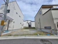 GNスタイル ～令和８年２月完成予定４ＬＤＫ～
約１７帖のゆったりＬＤＫ♪
食洗機付のシステムキッチン！コミュニケーションの取りやすい対面式です。
