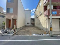 GNスタイル ★建築条件なし売土地！お好きなハウスメーカーで建築可能です♪
★土地約２７坪の整形地、現況更地です♪
★前面道路幅約６ｍで駐車も楽々◎
