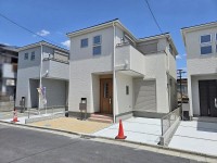 GNスタイル ★２号棟２ＳＬＤＫ
★約１８．２帖のゆったりＬＤＫ♪お料理に集中したい方向けの独立キッチン