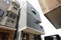 GNスタイル ★２００２年建築、鉄骨造３階建て４ＬＤＫ！
★令和８年２月リフォーム済済みです♪