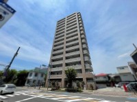 ■八尾市中心部に位置し、多数の商業施設が近くあります
■１５階建ての１３階部分で眺望、通風良好
■南西角部屋でとても明るく、採光良好です