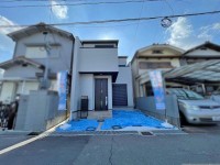 GNスタイル ★木造２階建て３ＬＤＫ
★完成済みのためいつでも内覧可能です◎
★アクロスプラザ八尾まで約７５０ｍのため買い物便利♪