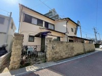 GNスタイル 〇建築条件無し　土地約５０坪ございます
〇建物もリフォーム履歴があり利用可能です
〇間口約１４．７ｍあり、様々なプランの建築が可能です