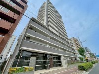 GNスタイル ★約２０．４帖の広々ＬＤＫが魅力の南西角部屋３ＬＤＫ！
★２面バルコニーのため日当たり・風通しともに良好です♪
★ペット飼育可能マンション♪（規約による制限有）