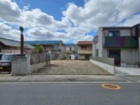 GNスタイル ★建築条件なし売土地！お好きなハウスメーカーで建築可能です♪
★前面道路幅約８．２ｍ、完成宅地渡し！