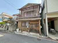 ◆土地有効面積約18坪
◆関西本線【八尾駅】徒歩8分！
◆龍華小学校まで約600ｍのためお子様の通学も安心
◆建築条件無しでお好きなハウスメーカーで建築可能♪