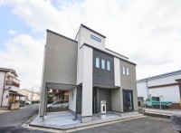 GNスタイル ★令和８年３月完成済み３ＬＤＫ！
★約２０帖の広々ＬＤＫ！ご家族でゆったりと過ごしていただけます♪