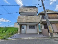 GNスタイル ★平成１７年建築、鉄骨造３階建て４ＬＤＫ！
★約１７．５帖のゆったりＬＤＫ♪
★近鉄大阪線「高安」駅まで徒歩８分