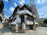 GNスタイル ☆北西角地物件となり日当たり良好です♪
☆シャッター付きガレージで車庫と収納に便利♪
☆リフォーム歴有！即入居可能です♪
☆周辺施設が充実しており便利な住環境です♪