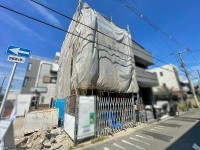 GNスタイル ★令和８年１０月完成予定４ＬＤＫ
★南向きの明るいお家♪前面道路幅約６ｍでお車の出し入れも安心です。
★通勤・通学に便利な２ＷＡＹアクセス可能！
