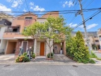 GNスタイル ■南東角地の平成１８年築、３ＬＤＫ！
■ＬＤＫとキッチンに床暖房付き！
■全居室６帖以上、ＬＤＫ１６．５帖！