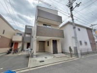 GNスタイル ★平成２５年建築、４ＬＤＫ！
★令和８年９月リフォーム済み♪
★ＬＤＫ約１８帖！ご家族でゆったりと過ごしていただけます♪