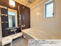 GNスタイル 〇平成１７建築の４ＬＤＫ 車庫スペース４台以上可能です♪
〇隣地との距離もあり、非常に明るいお家です♪